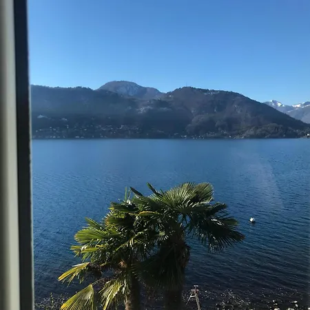 White Garden - With Access To The Lake Lierna