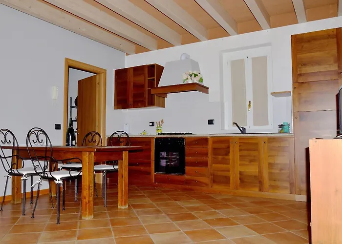 White Garden - With Access To The Lake Льерна