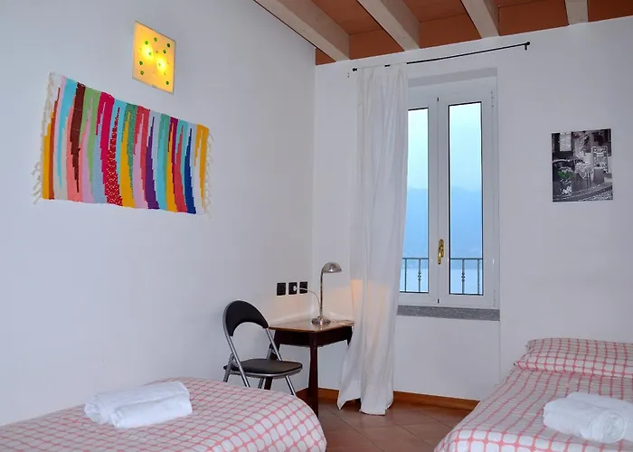 White Garden - With Access To The Lake Lierna