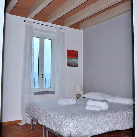 White Garden - With Access To The Lake Apartmán